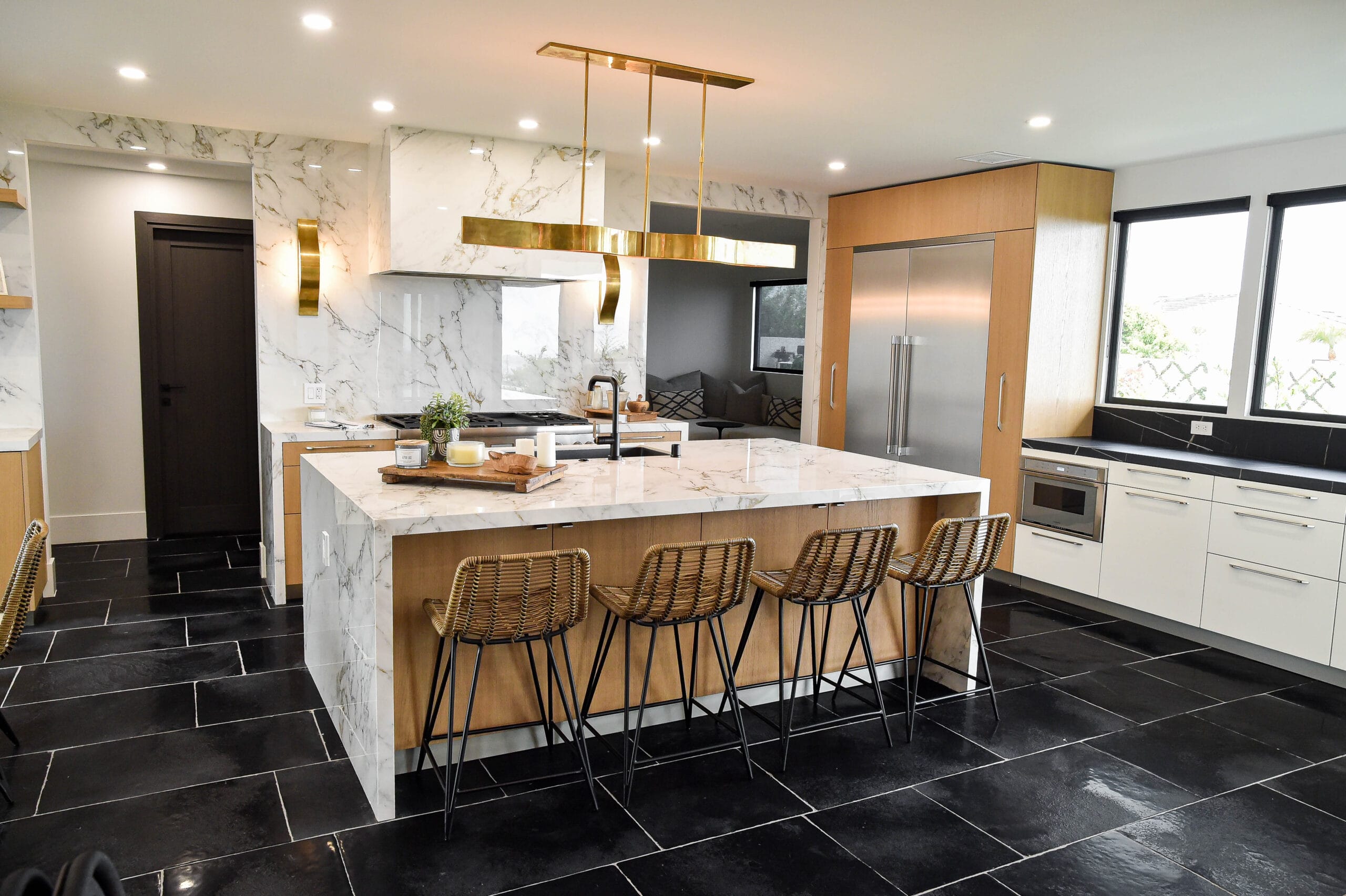 Modern kitchen remodel in Corona del Mar, showcasing expert building design.
